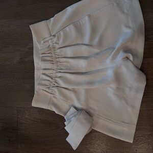 ARITZIA Women's Cream Shorts